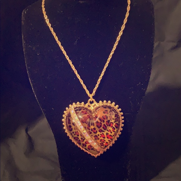 Betsey Johnson Necklace - Picture 7 of 7